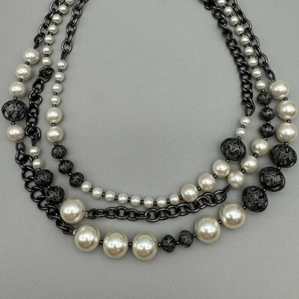 VERA WANG Rocker Chic Gunmetal Cutout Ball Ivory/White Pearl Chain Necklace**NEW - Picture 2 of 3